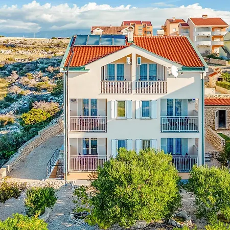 Apartment Sidro *